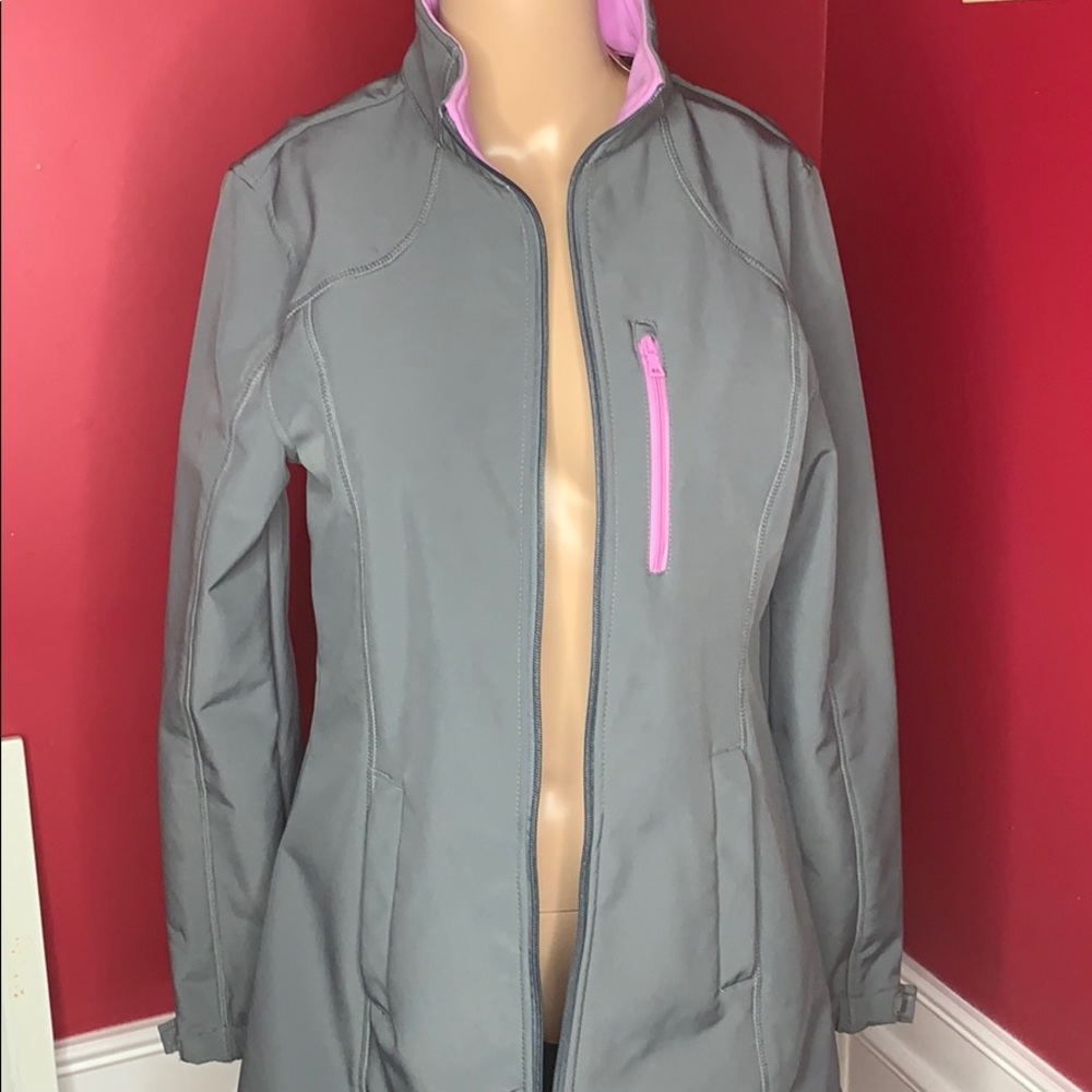*NEW* Fila Jacket - Picture 4 of 5